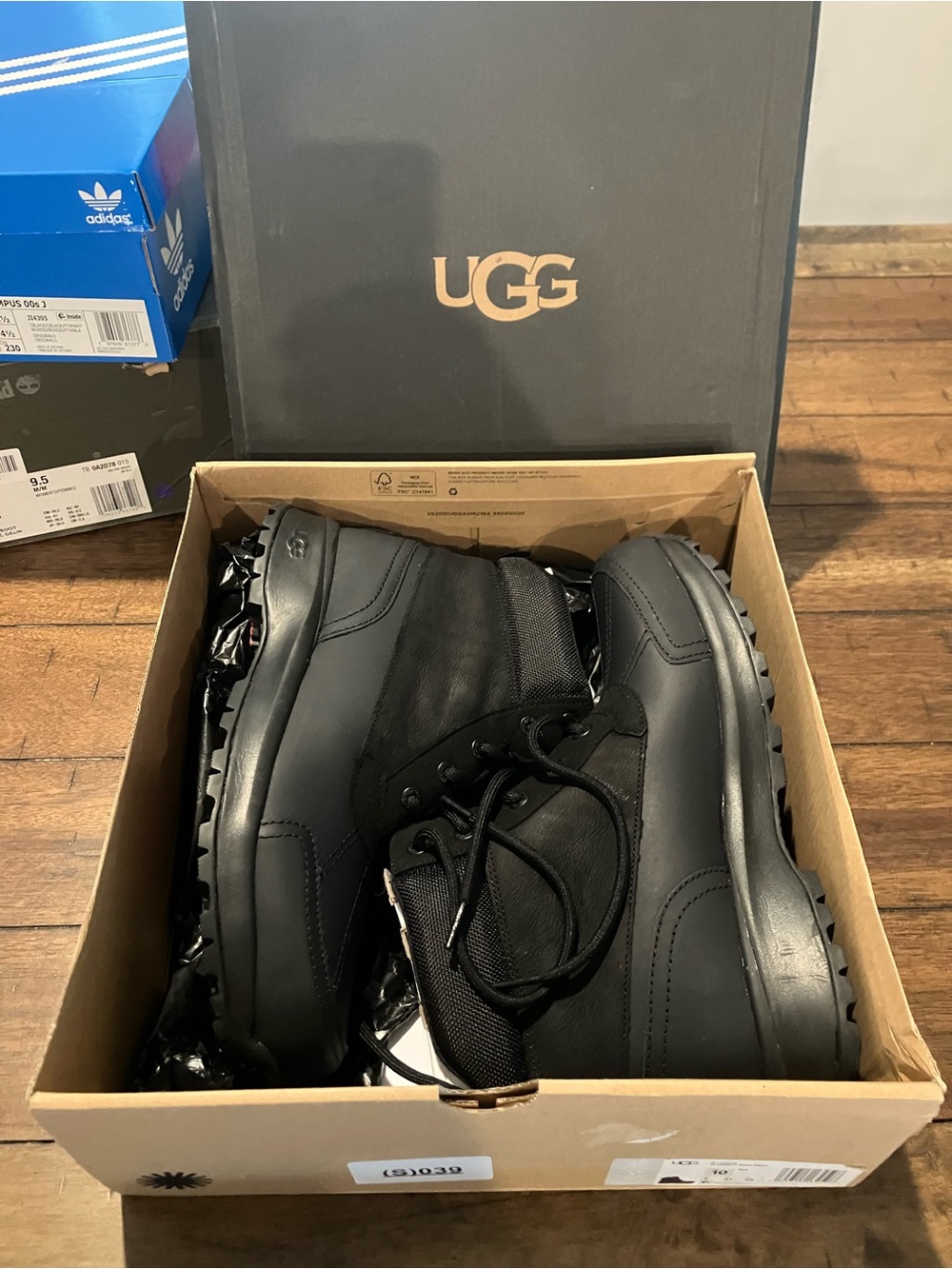 UGG Men’s Emmett Duck Boot Black Lace-Up Rugged Ankle Boots Sz 10